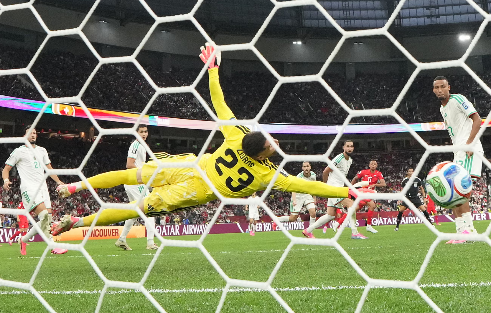Video bàn thắng Thụy Sĩ và Algeria (vòng 1/16 World Cup 2026)

